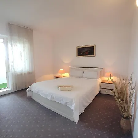 Adana House Semesterbostad