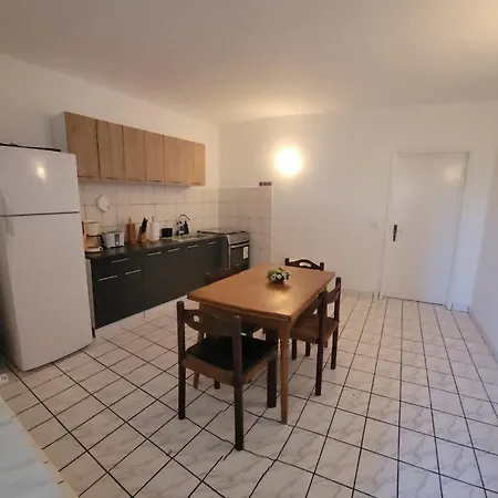 Semesterbostad Adana House